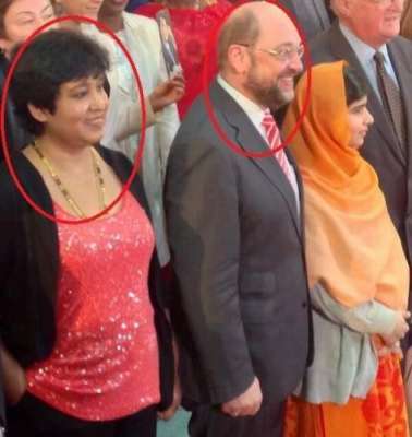 ملالہ کے خلاف پراپیگنڈا کی حقیقت سامنے آگئی،سلمان رشدی کے ساتھ تصویر ..