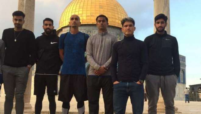 قومی فٹبال ٹیم نے مسجد اقصیٰ میں نماز جمعہ ادا کرنے کی سعادت حاصل کرلی