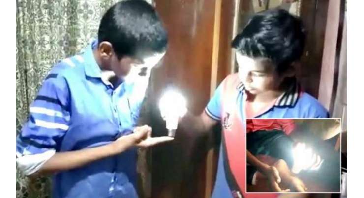 لڑکا  مبینہ طور پر اپنے جسم میں موجود توانائی سے ایل ای ڈی بلب روشن کر سکتا ہے
