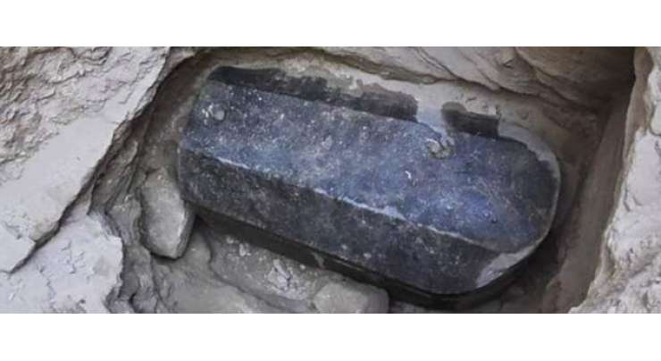 مصر میں ایک قدیم تابوت دریافت۔ کوئی نہیں جانتا اس میں کون ہے