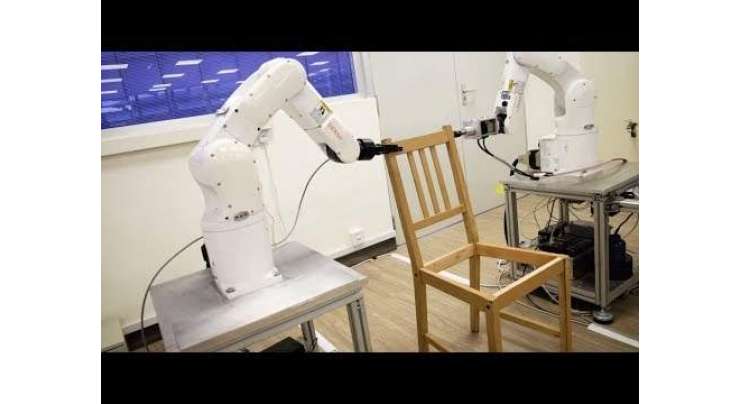 یونیورسٹی کے روبوٹ نے 20 منٹ میں آئیکیا کرسی بنا ڈالی
