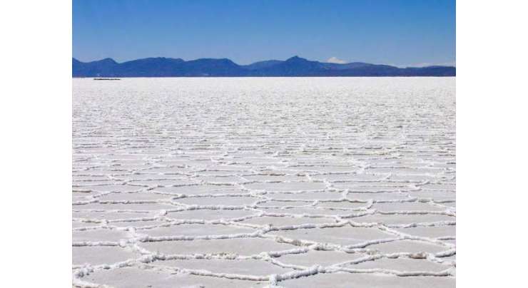 نابینا شخص  صرف آڈیو جی پی ایس کی مدد سے  پیدل ہی دنیا کا سب سے طویل  نمک کا صحرا عبور کرے گا