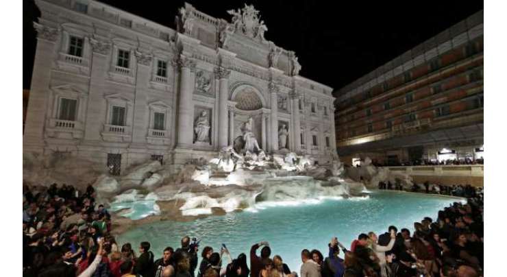 روم میں ”پرفیکٹ  سیلفی سپاٹ“ کے لیے سیاحوں میں لڑا ئی  ہوگئی