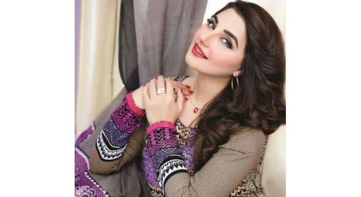 پاکستانی فنکاروں کی جانب سے سوشل میڈیا پر اپنے مداحوں سے رابطے میں رہنے کے نت نئے رجحانات سامنے آنے لگے