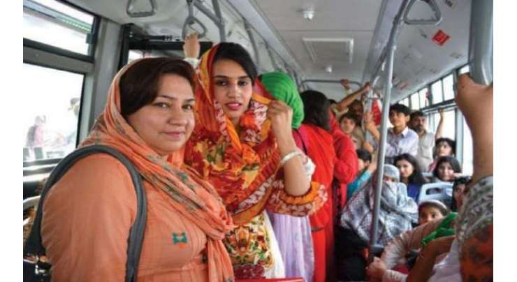 میٹرو بس میں خواتین کے لیے سفر کرنا عذاب بن گیا
