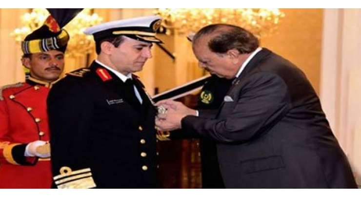 صدر ممنون حسین نے سعودی شاہی بحریہ کے سربراہ کو نشان امتیاز ملٹری سے نواز دیا