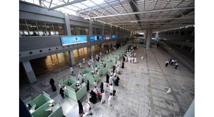 سعودی عرب میں 5 ماہ تک پھنسے رہنے والے پاکستانی عمرہ زائرین وطن واپس پہنچ گئے