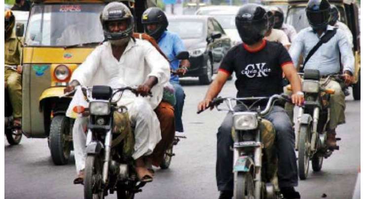 سپریم کورٹ آف پاکستان کے احکامات: بغیر ہیلمٹ موٹر سائیکل چلانے والے شہریوں کیخلاف مہم جاری