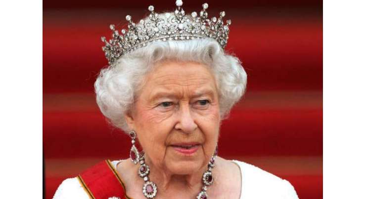 تاج پہن کر ملکہ الزبتھ اپنی گردن ٹوٹ جانے کا خطرہ مول لیتی ہیں