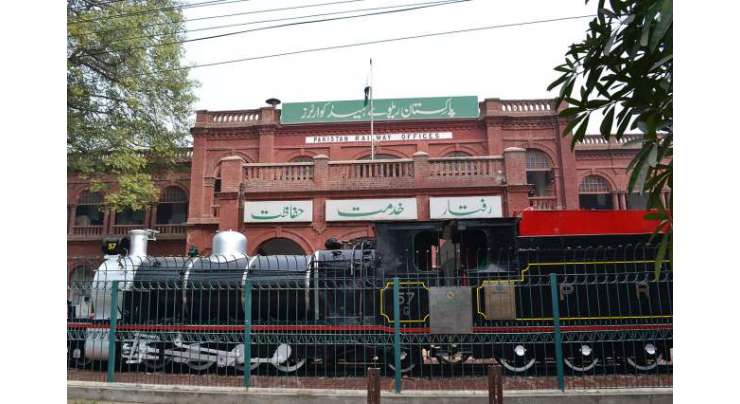 پاکستان ریلوے کو نئی حکومت کے پہلے 50 دنوں میں پچھلے سال کی نسبت ایک ارب روپے کی اضافی آمدن