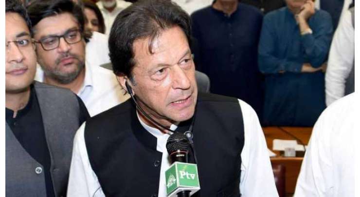 عمران خان نے سابق وزراء اعظم کی ایوان میں آمد پر ڈیسک بجا کر خیرمقدم کی روایت توڑ دی