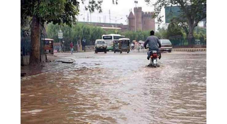 آئندہ چوبیس گھنٹوں کے دوران راولپنڈی،اسلام آباد،گوجرانوالہ، لاہور سمیت ملک کے دیگر علاقوں میں گرج چمک کے ساتھ بارش کا امکان ہے، محکمہ موسمیات
