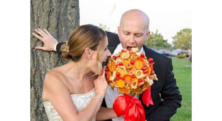 شادی کے دن دلہنیں اب "پیزا گلدستہ"  بھی اپنے ساتھ لے سکتی ہیں