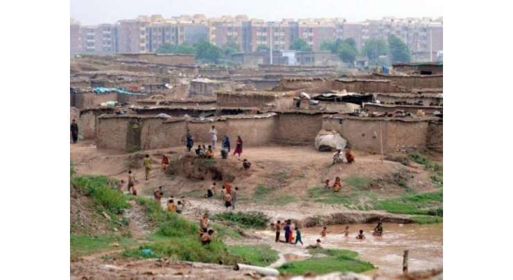 پنجاب حکومت نے لاہور کی 164 کچی آبادیوں کے مکینوں کو مالکانہ حقوق دینے کا اعلان کردیا