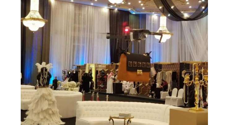 سعودی عرب کے فیشن شو میں ماڈلز کی جگہ ڈرونز نے لے لی