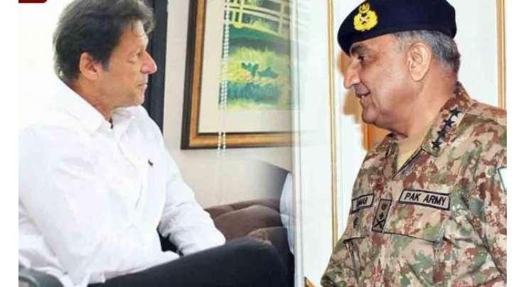 عمران خان چھ ماہ میں آرمی چیف جنرل قمر باجوہ کو ایکسٹینشن دے دیں گے