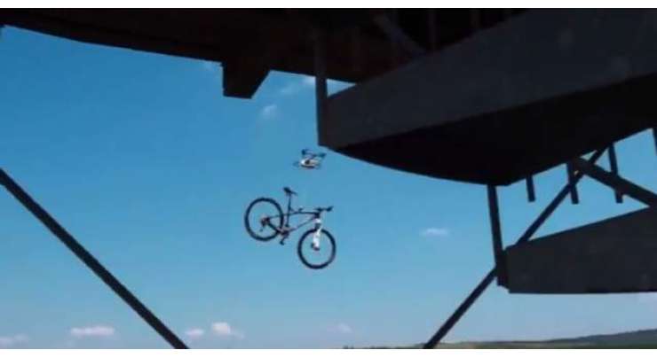 قیمتی سائیکل کی ڈرون سے چوری کی  فوٹیج کیمرے میں ریکارڈ ہوگئی