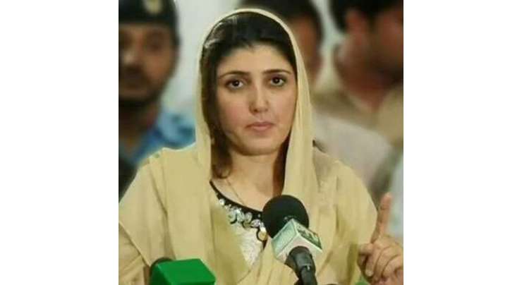 پی ٹی آئی چئیرمین پر الزامات عائد کرنے والی عائشہ گلا لئی عمران خان کے  حق میں صفائیاں دینے لگ گئیں