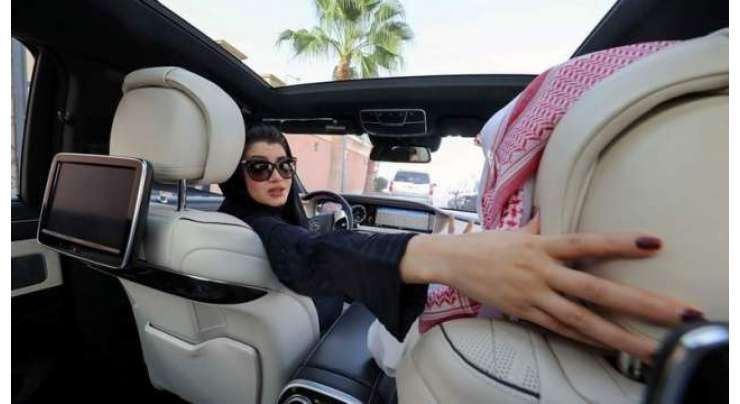 جدہ: سعودی خواتین اب سکول بسیں بھی چلائیں گی