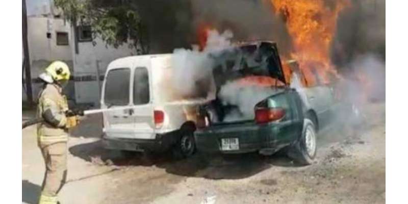 متحدہ عرب امارات میں گاڑی میں آگ ، دوسری گاڑی کو بھی اپنی لپیٹ میں لے ..