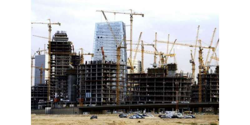 سعودی عرب میں زیر تعمیر ہوٹل سے کرین ٹکراگئی