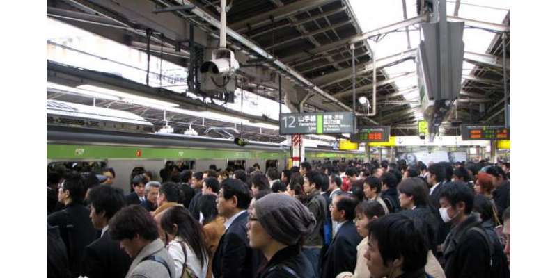 جاپان کے ہوائی اڈوں ،ریلوے اسٹیشنوں، بس اڈوں پر لوگوں کاغیر معمولی ..
