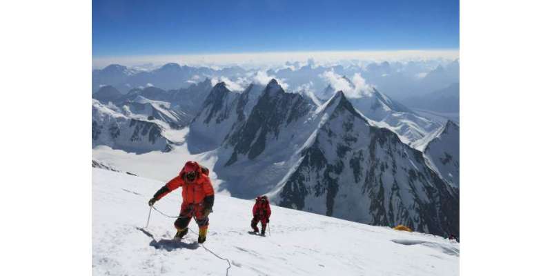 K2 کی سرماہی مہم جوئی ، ہسپانوی کوہ پیماوں کی ٹیم سکردو سے کے ٹو بیس کیمپ ..
