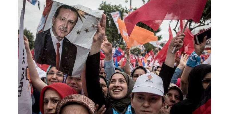 ترک انتخابات: طیب اردوغان ابتدائی نتائج میں اپنے حریفوں سے آگے