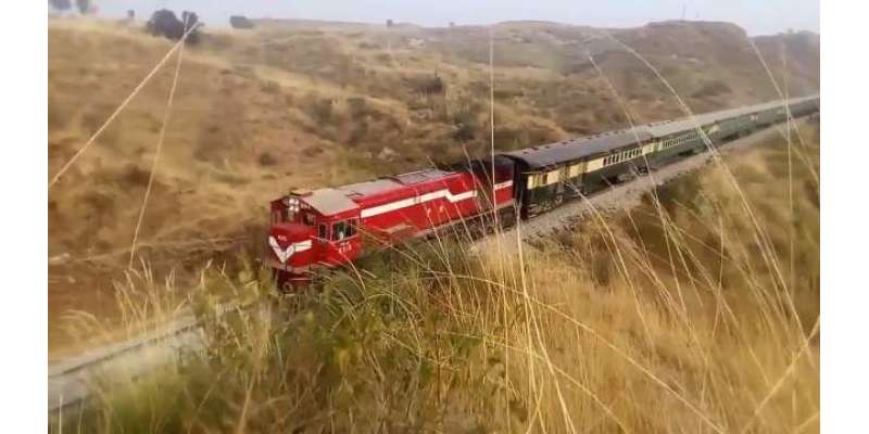 لاہور اور وزیر آباد کے درمیان چلنے والی بابو مسافر ٹرین کوچز خراب ..