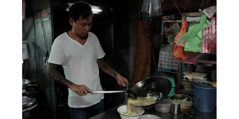 تائیوان کا سابقہ گینگسٹر اب  باورچی بن کر ضرورت مندوں کو  مفت نوڈلز ..