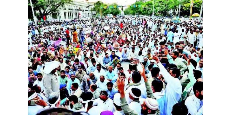 لاہور،فیصل چوک مال روڈ پر ہونے والے متحدہ اپوزیشن کی احتجاجی جلسے میں ..