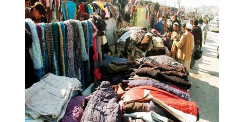 غریب افراد کا سردی سے بچائو کے لئے لنڈے بازاروں کا رخ