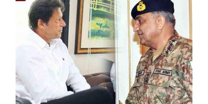 عمران خان چھ ماہ میں آرمی چیف جنرل قمر باجوہ کو ایکسٹینشن دے دیں گے