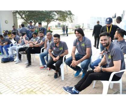 ملتان سلطان ٹیم کی دبئی میں پاکستان ویمن ٹیم سے ملاقات