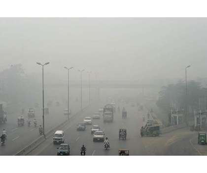 چھٹی کے دن بھی لاہور میں فضائی آلودگی کم نہ ہوئی‘ دنیا بھر میں پہلا نمبر برقرار 