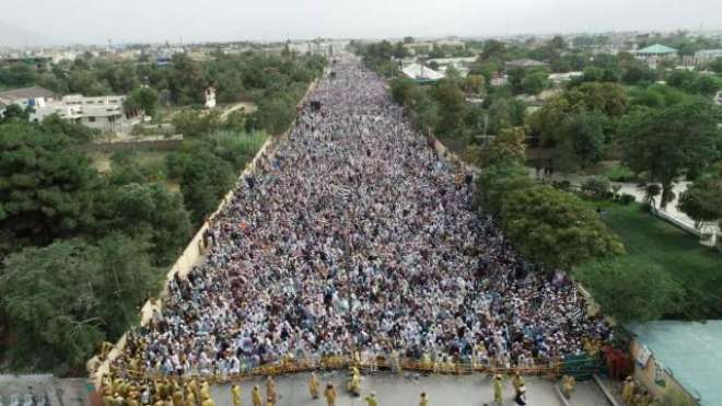 حکومت مولانا فضل الرحمان کو روکنے کی کوششیں کرتی رہ گئی، 3 لاکھ افراد ..