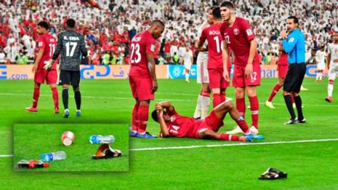 ایشین کپ فٹبال، عرب امارات میں قطری ٹیم پر جوتوں کی بارش