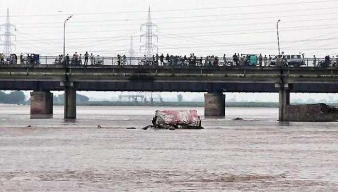 اوکاڑہ : دریائے ستلج میں کشتی الٹنے سے12 افراد ڈوب گئے