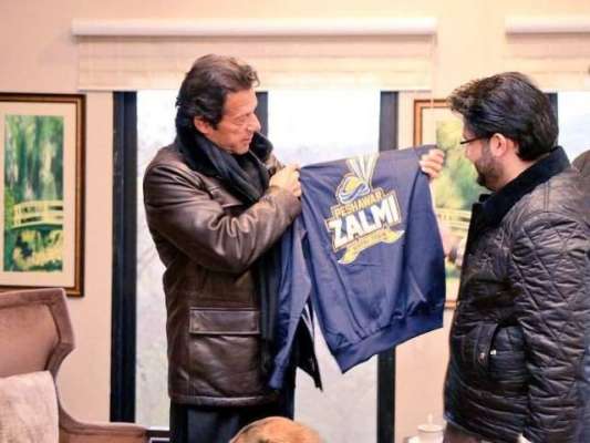 جاوید آفریدی کی وزیر اعظم عمران خان سے ملاقات،پی ایس ایل میں پشاور زلمی کی کارکردگی کوسراہا