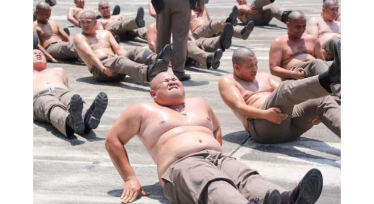 تھائی لینڈ میں موٹے پولیس افسران کو وزن کم کرنے کے کیمپ میں بھیجا جا رہا ہے