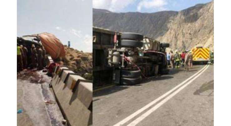 جدہ میں ٹرک اُلٹنے سے پاکستانی شدید زخمی ہو گیا