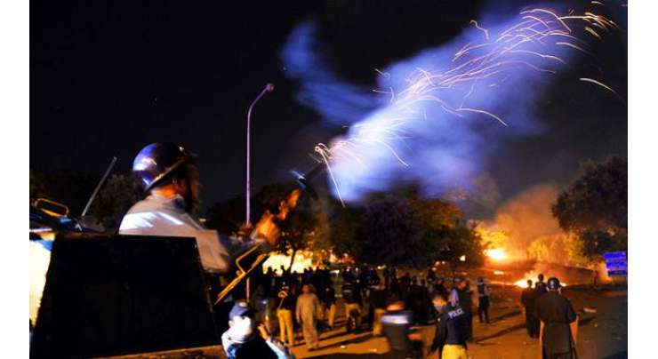 سیکورٹی فورسز کا جے یو آئی ف کے مشتعل مظاہرین کیخلاف ایکشن،  کوئٹہ چمن شاہراہ کو ٹریفک کیلئے کھلوا دیا