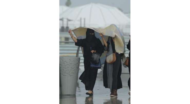 سعودی عرب میں شدید بارشوں اور طوفان سے بڑی تباہی