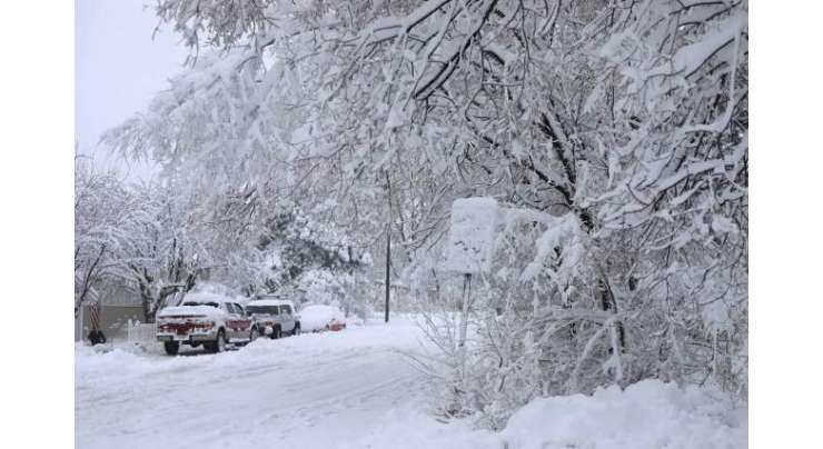 امریکہ میں برفانی طوفان، نظام زندگی مفلوج، 4 ہزار پروازیںمنسوخ، نیویارک 22.6 انچ برف باری ریکارڈ