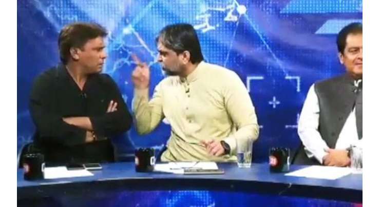 پاکستان تحریک انصاف کے رہنما کا لائیو ٹی وی شو میں صحافی پر تشدد
