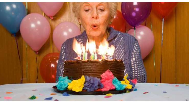 سالگرہ کے کیک پر موم بتیاں بجھانا کتنا خطرناک ہے؟