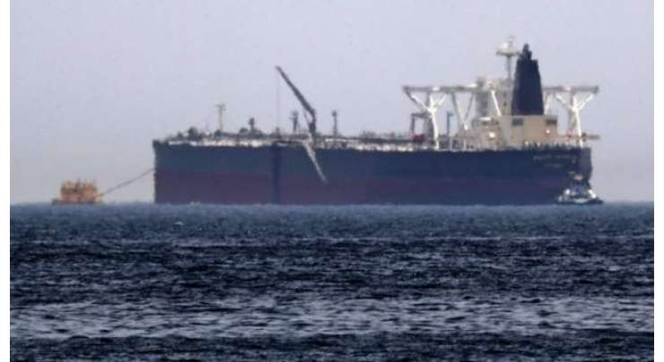 خلیج اومان میں امریکا کے دو تیل بردار بحری جہاز مشکوک حملے کے نتیجے میں تباہ