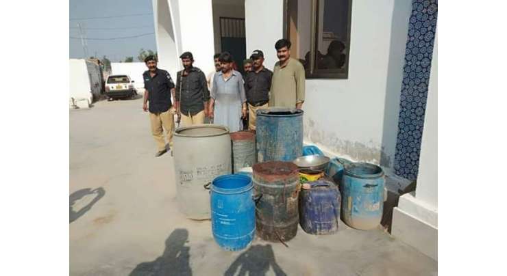نواب شاہ: قاضی احمد کے علاقے دولت پور میں پولیس کی منشیات فروشوں کے خلاف کارروائی