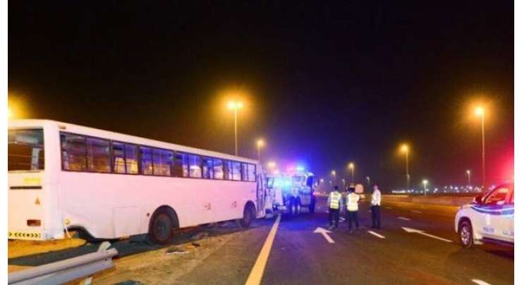 شارجہ جانے والے ملازمین کی بس کو حادثہ، 21 افراد زخمی
