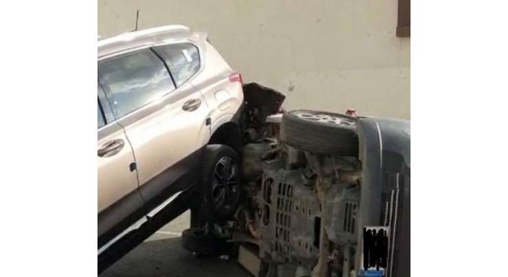 سعودی خاتون کی بدحواسی نے تین گاڑیوں کا نقصان کرا دیا